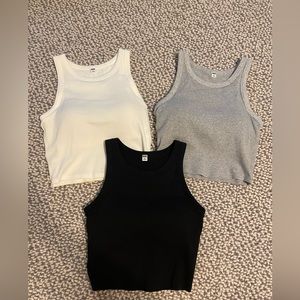 Uniqlo tanks